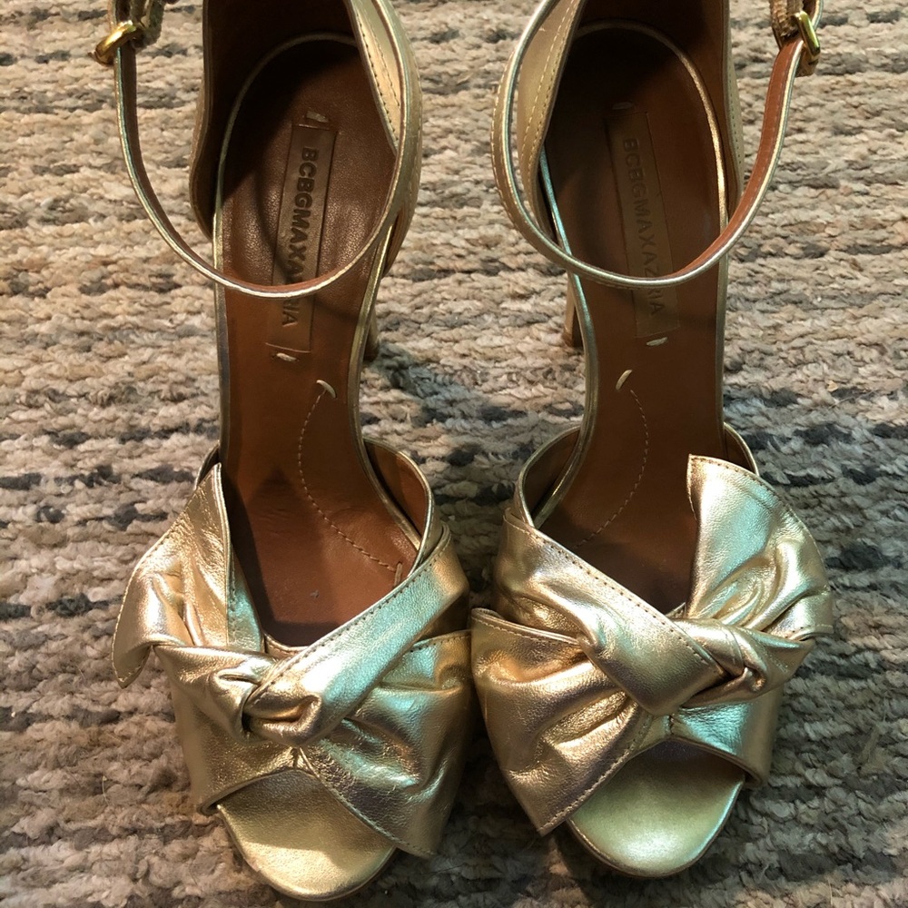 BCBG MAXAZRIA GOLD TONES BOW WRAP ELEGANT HEEL